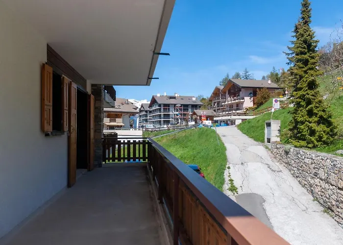 Les Cretes 1-4 By Interhome Appartement